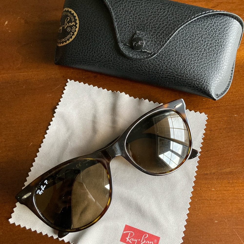 Ray-Ban Polarized Sunglasses - Tortoiseshell